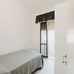 Casa Giallo - In Downtown 50 Meters From The Sea