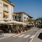 Сasa de vacaciones Casa Giallo - In Downtown 50 Meters From The Sea *