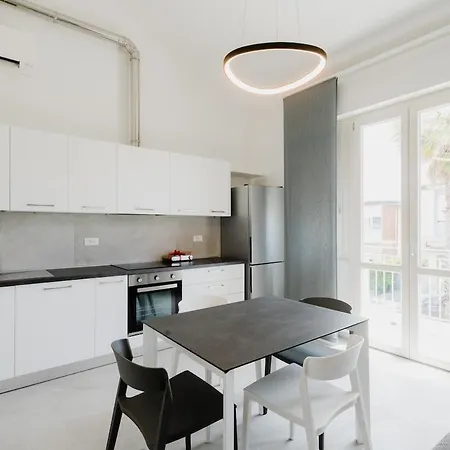Casa Giallo - In Downtown 50 Meters From The Sea