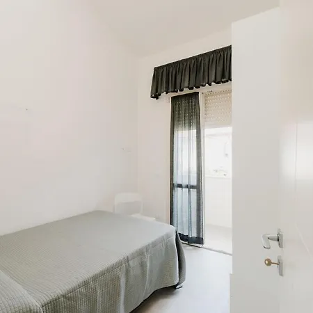Casa Giallo - In Downtown 50 Meters From The Sea