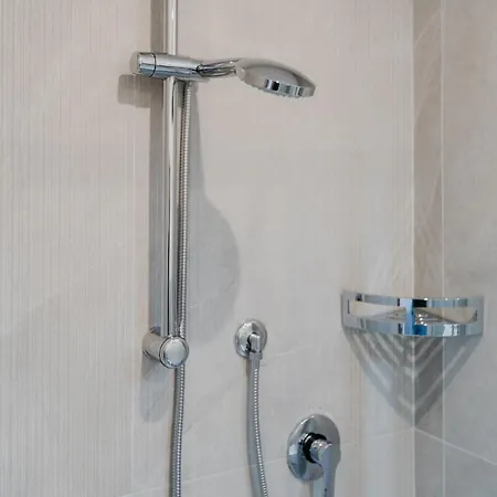 Casa Giallo - In Downtown 50 Meters From The Sea