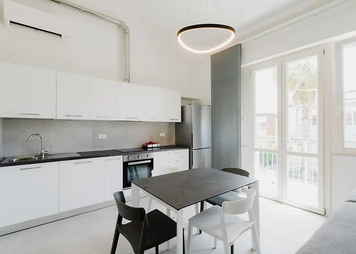 Casa Giallo - In Downtown 50 Meters From The Sea